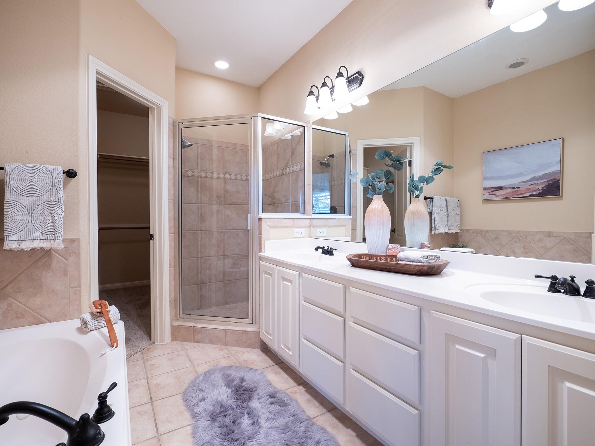 2 Champions Ln, Austin, TX 78734