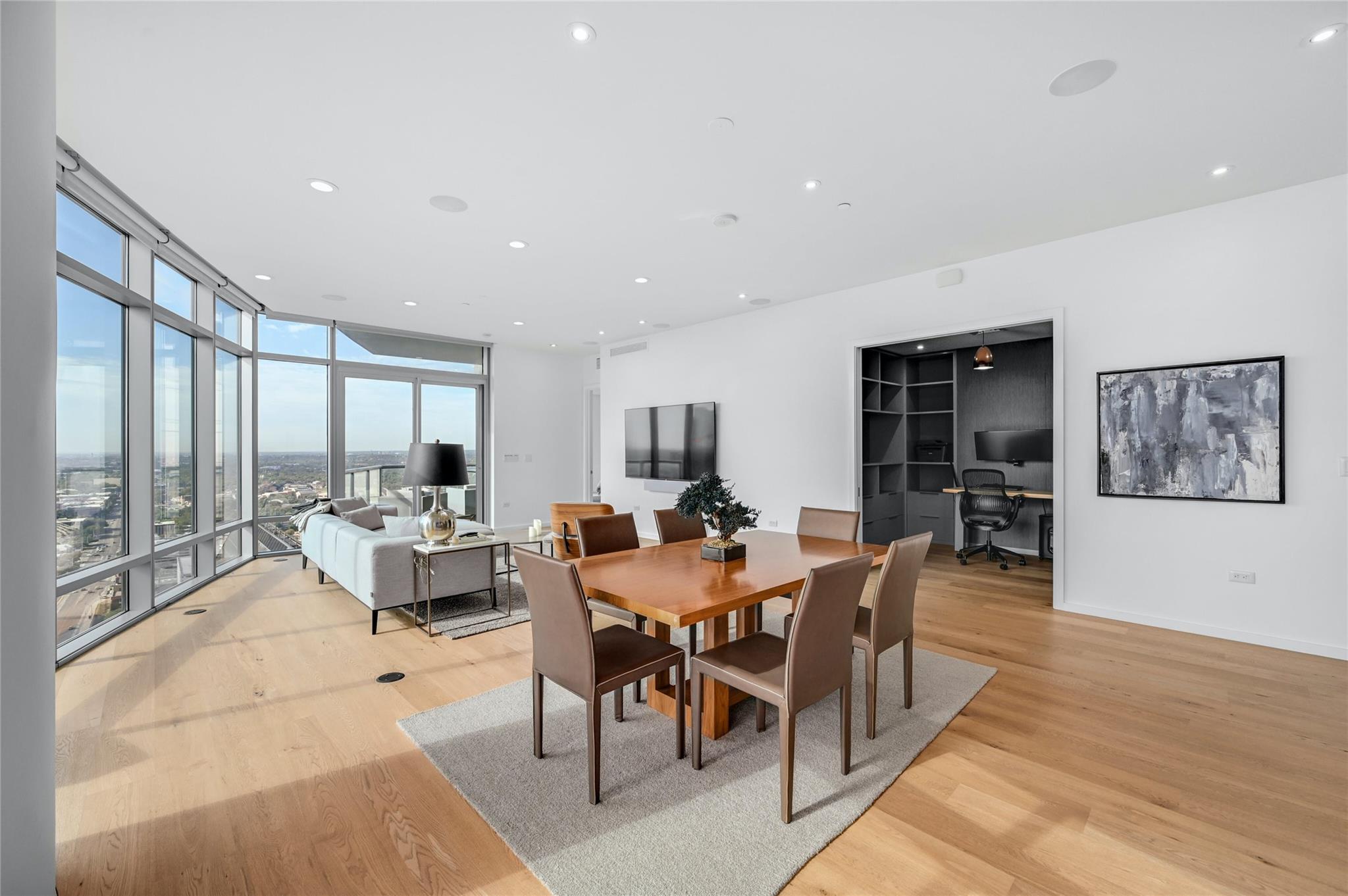 200 Congress Ave # 32SE, Austin, TX 78701