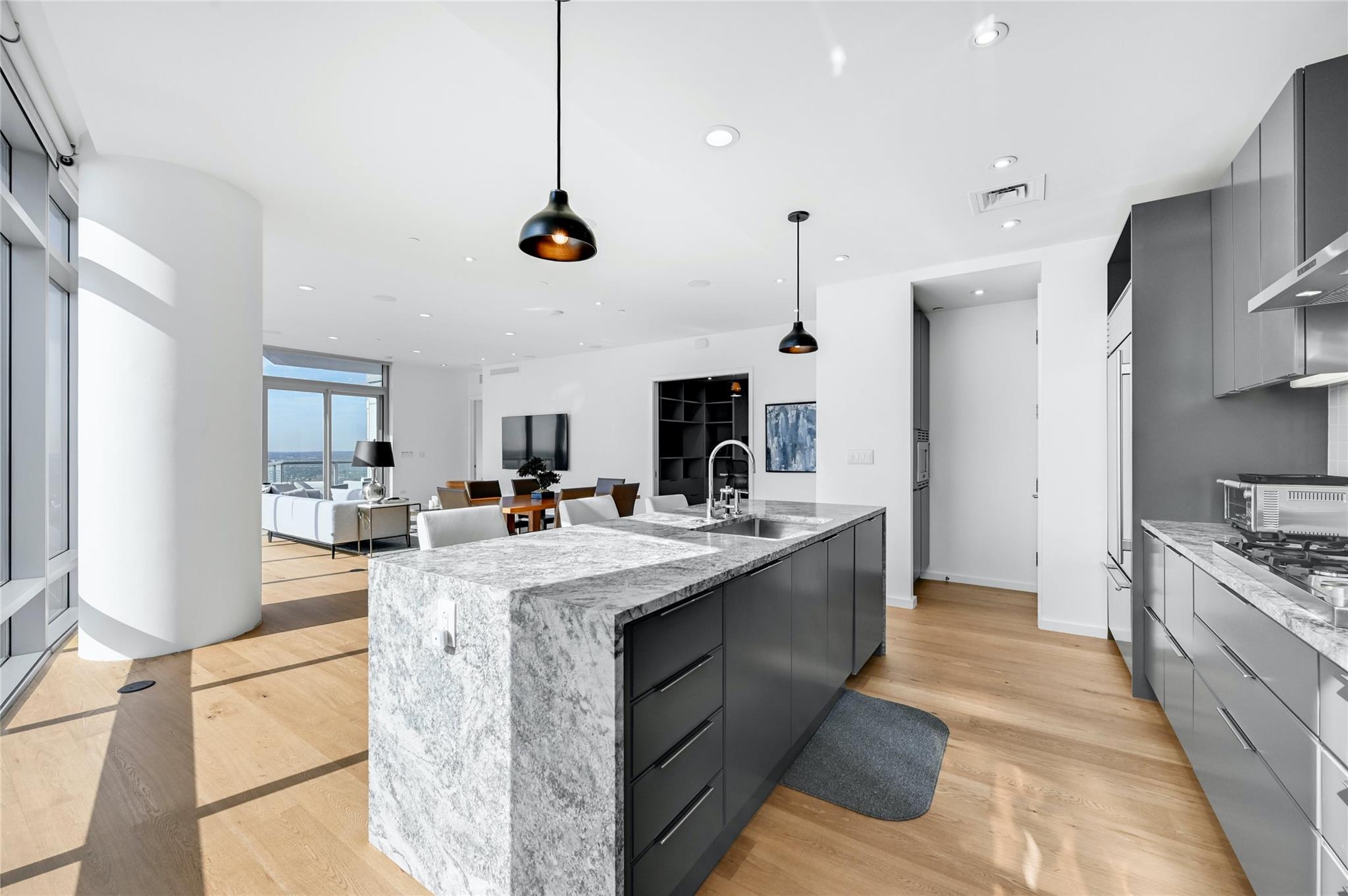 200 Congress Ave # 32SE, Austin, TX 78701