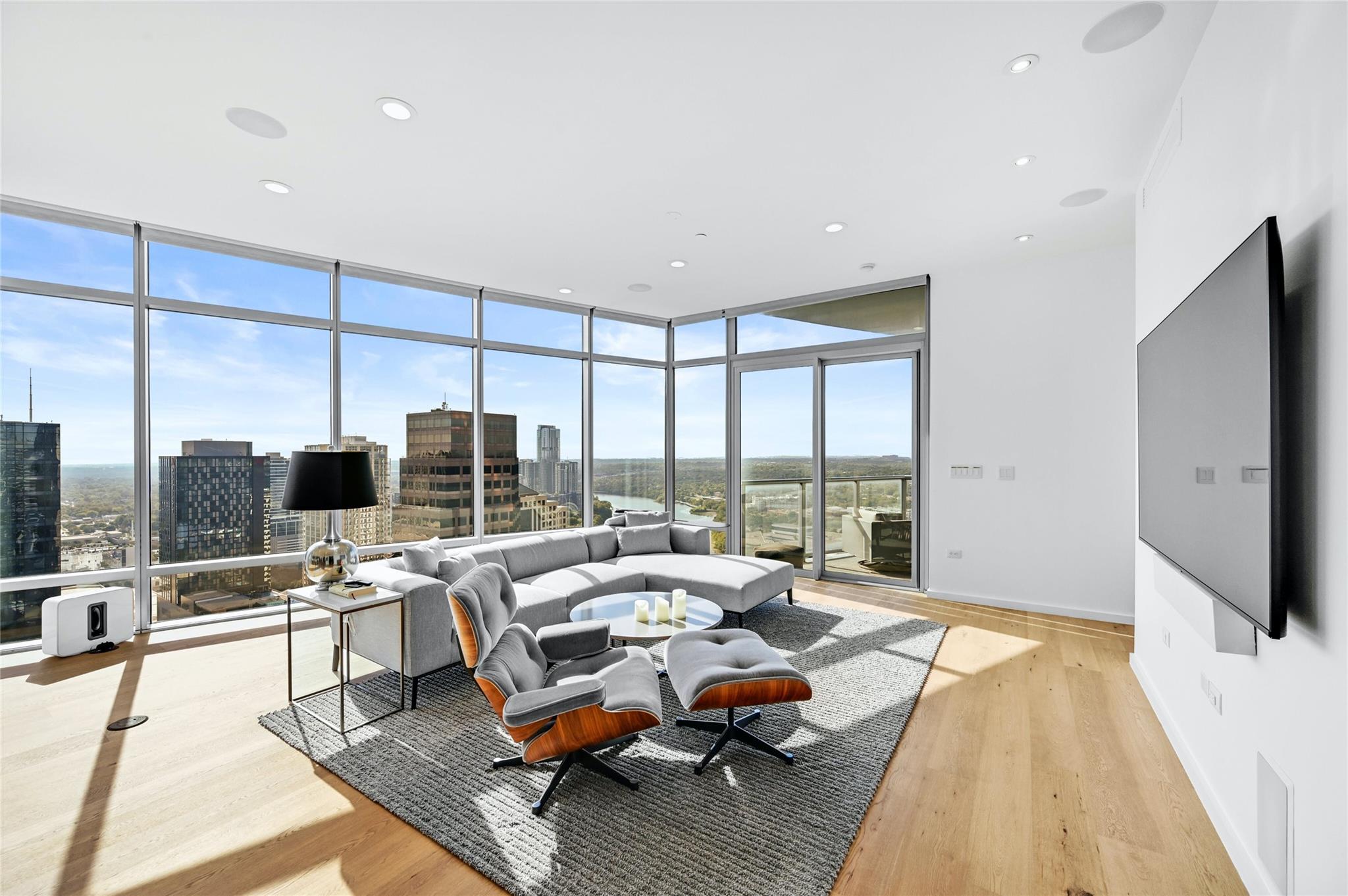 200 Congress Ave # 32SE, Austin, TX 78701