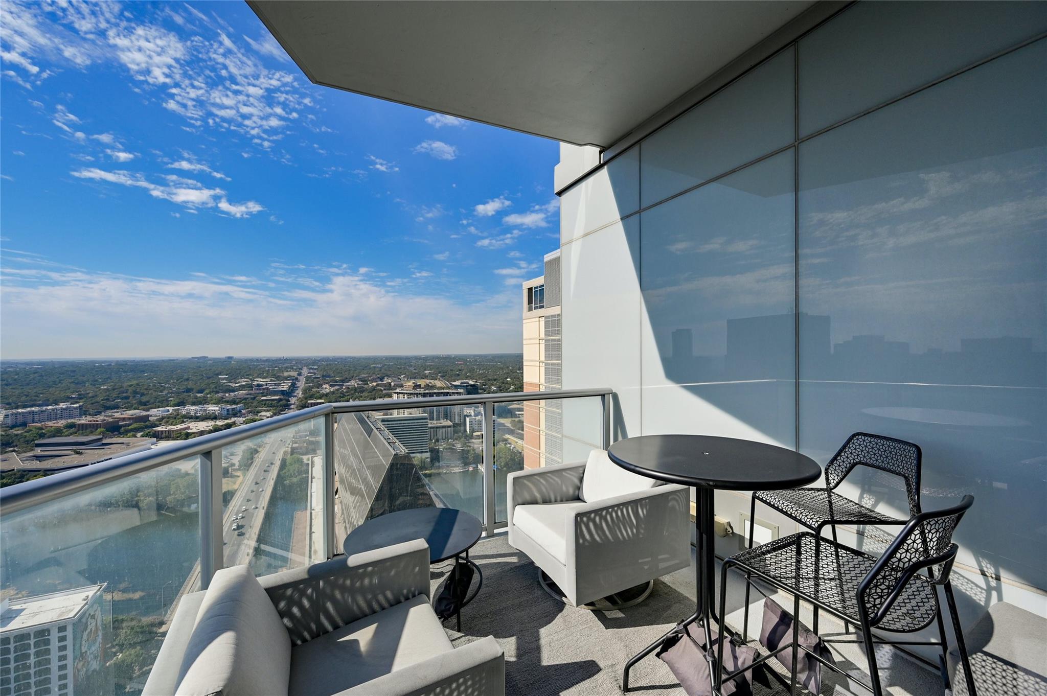 200 Congress Ave # 32SE, Austin, TX 78701