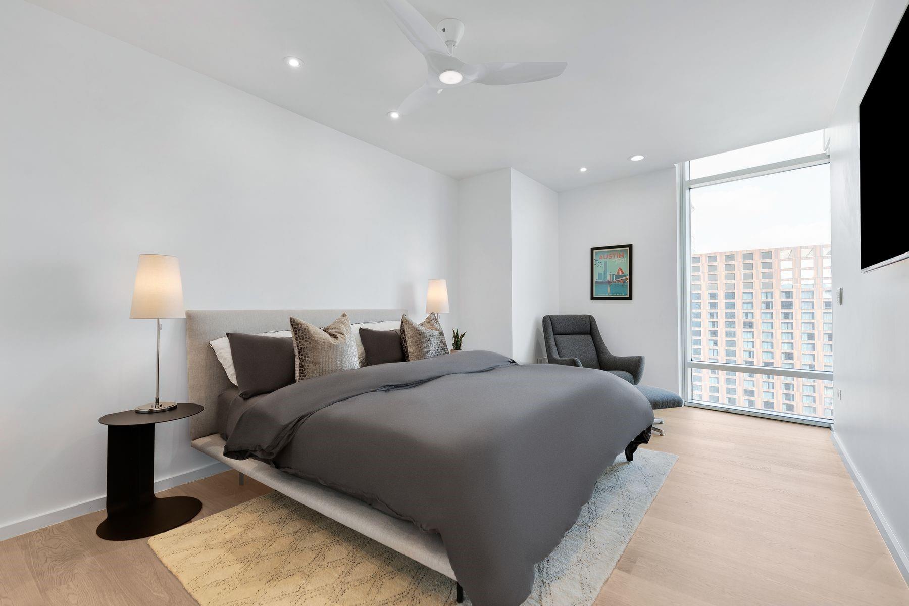 200 Congress Ave # 32SE, Austin, TX 78701