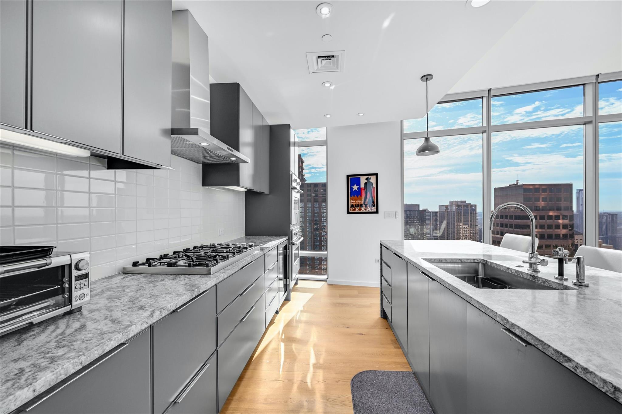 200 Congress Ave # 32SE, Austin, TX 78701