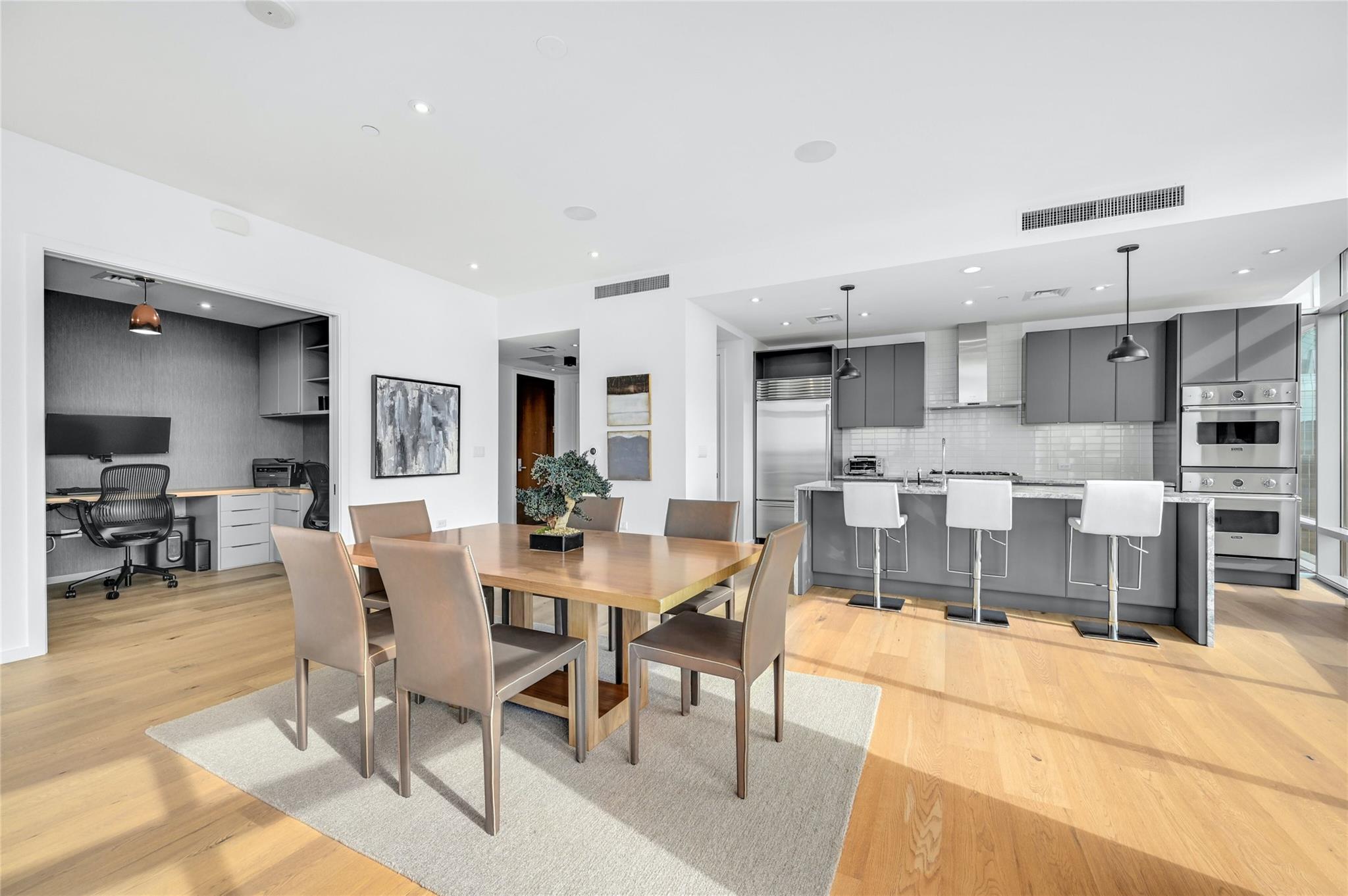 200 Congress Ave # 32SE, Austin, TX 78701