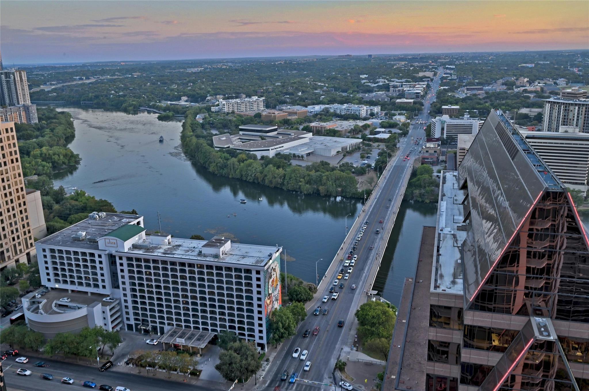 200 Congress Ave # 32SE, Austin, TX 78701