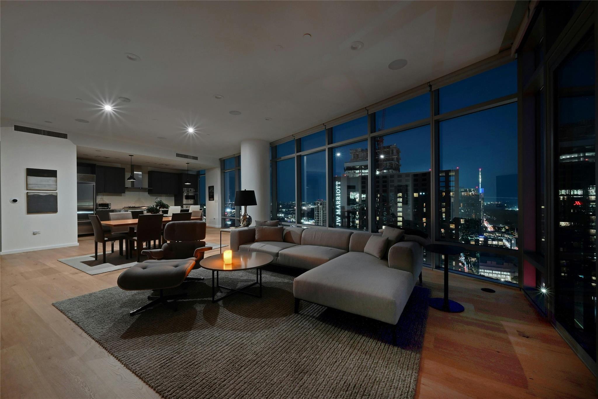 200 Congress Ave # 32SE, Austin, TX 78701