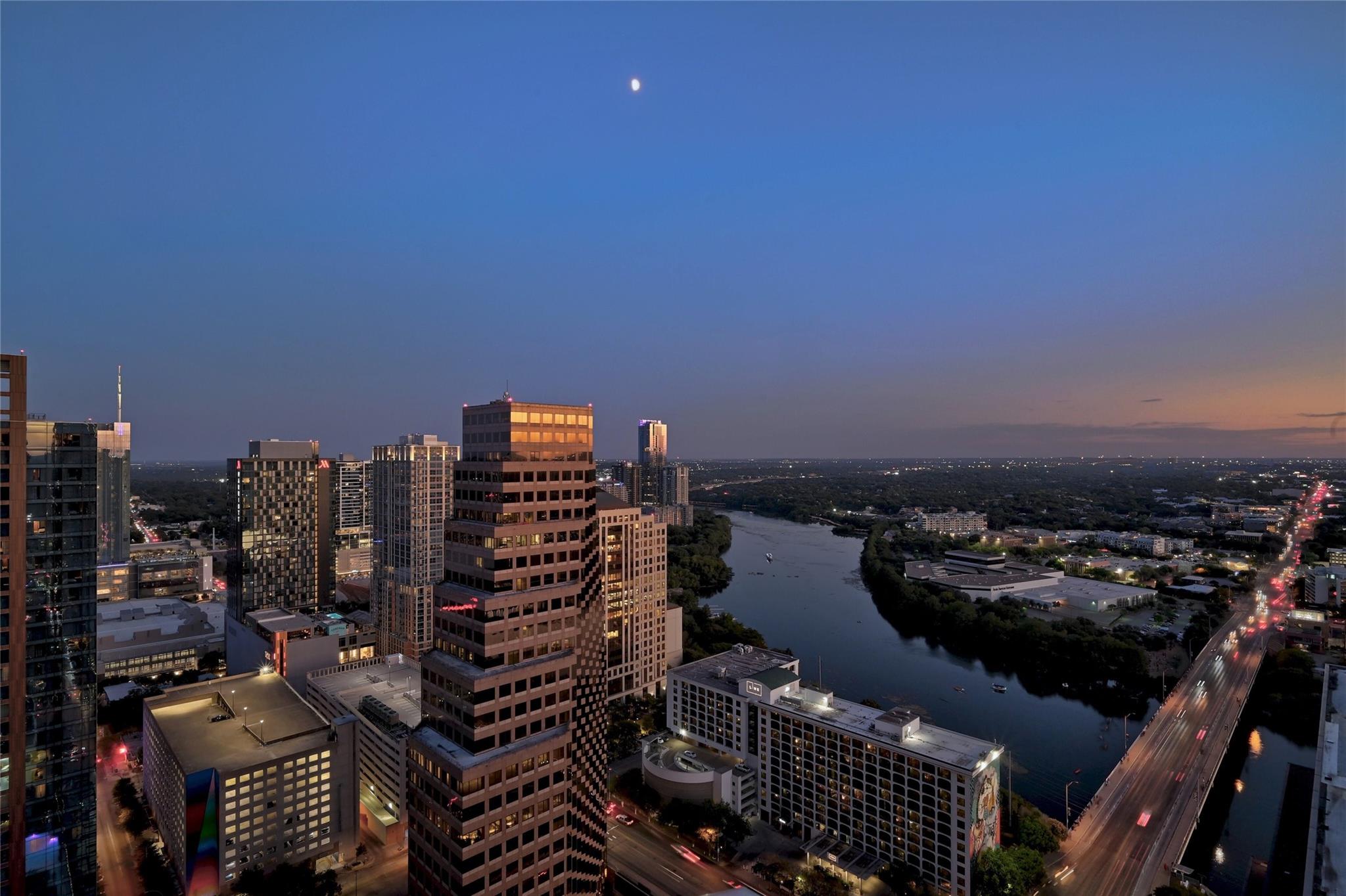 200 Congress Ave # 32SE, Austin, TX 78701