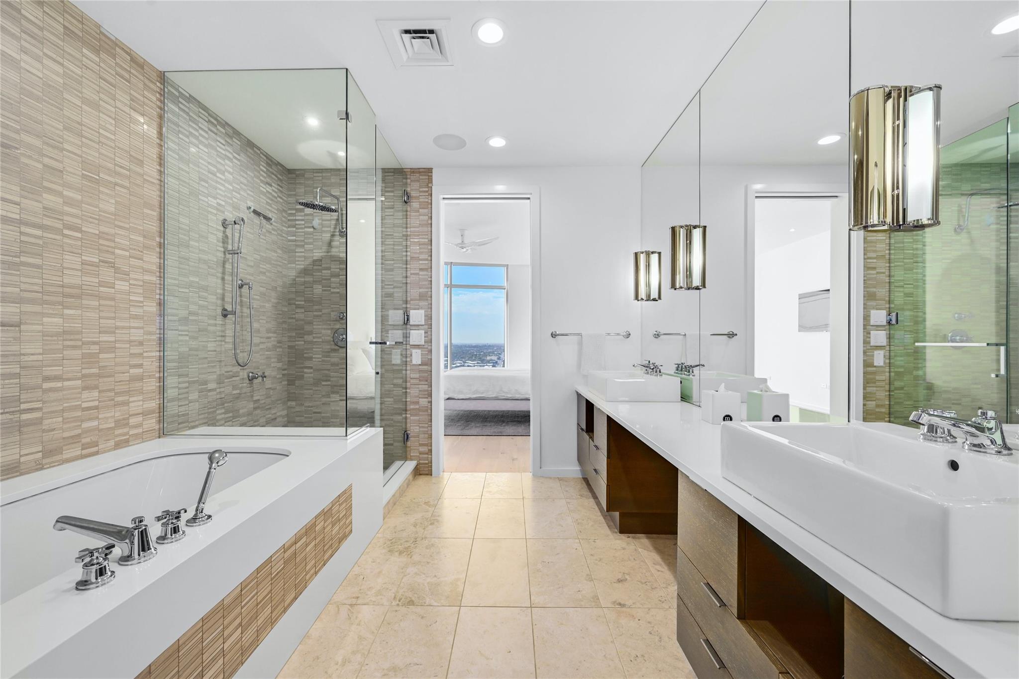 200 Congress Ave # 32SE, Austin, TX 78701