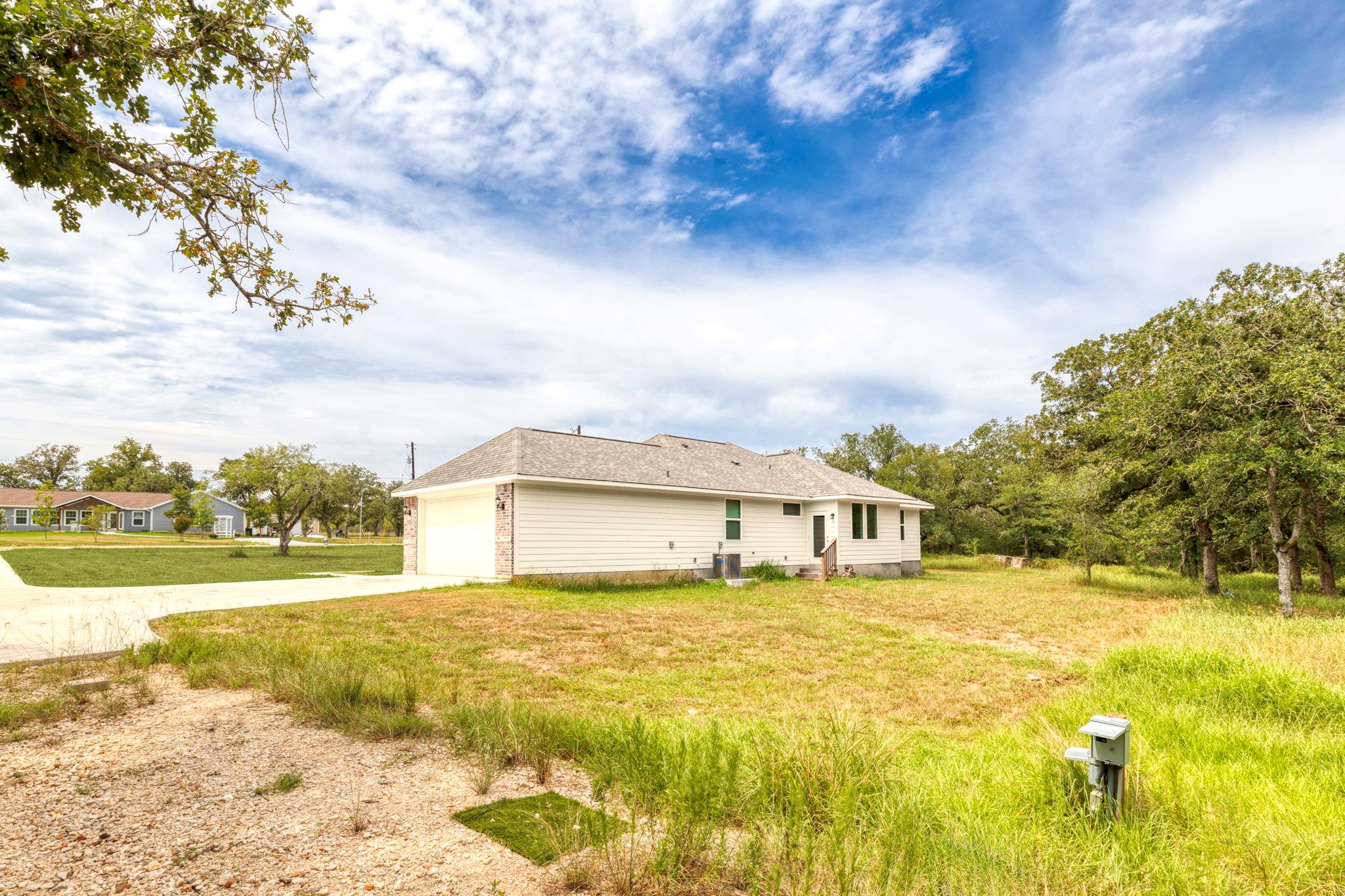 446 Post Oak, Gonzales, TX 78629