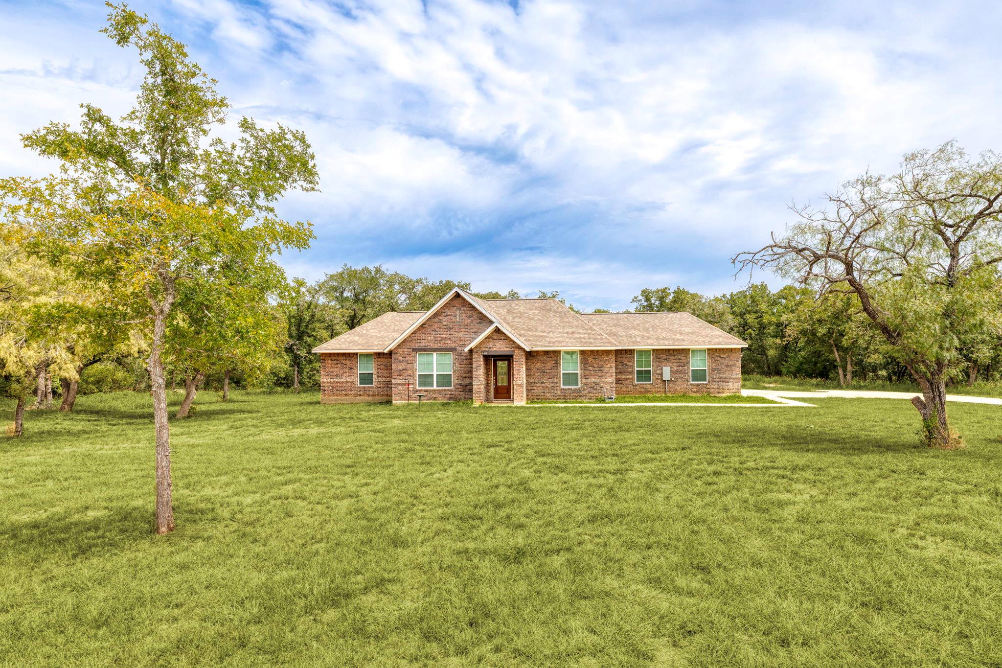 446 Post Oak, Gonzales, TX 78629