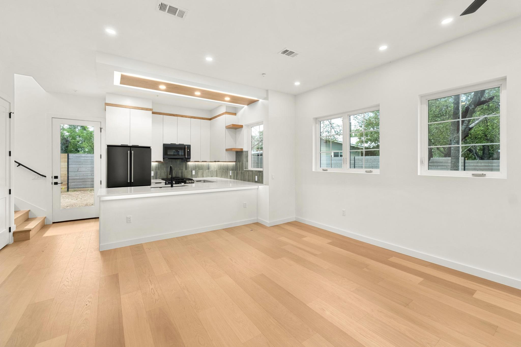 5203 Star Light Ter # 2, Austin, TX 78721