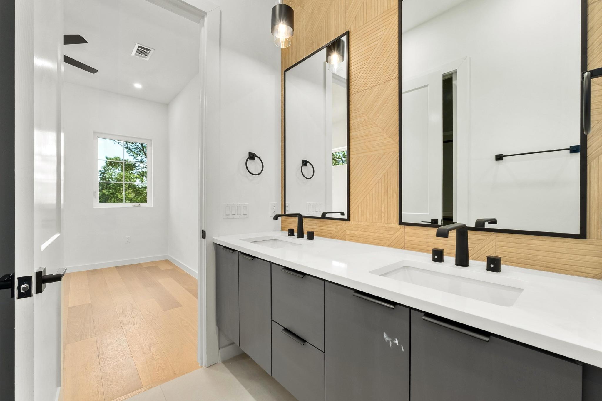 5203 Star Light Ter # 2, Austin, TX 78721