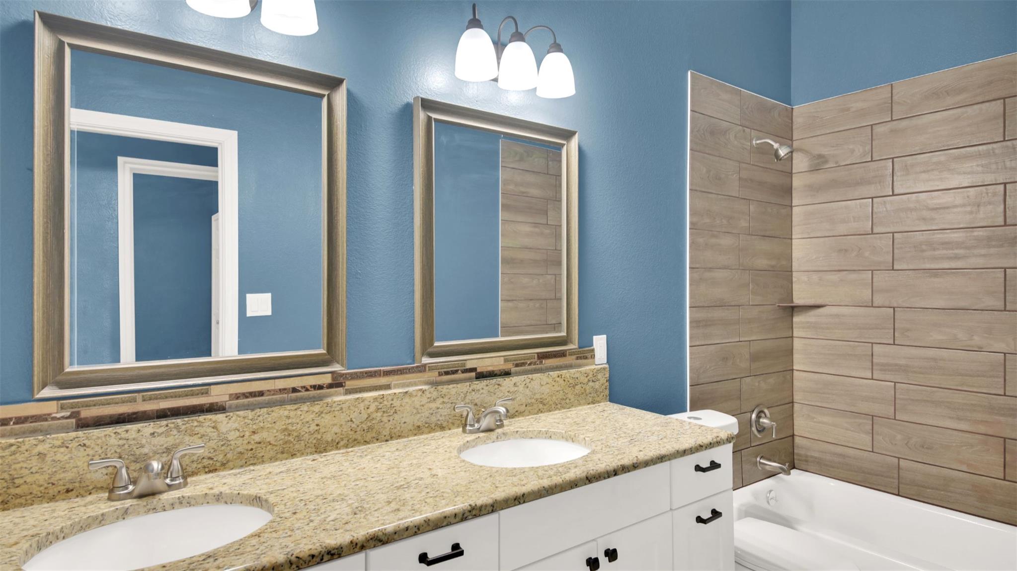 230 Heritage Oaks Dr, Cedar Creek, TX 78612