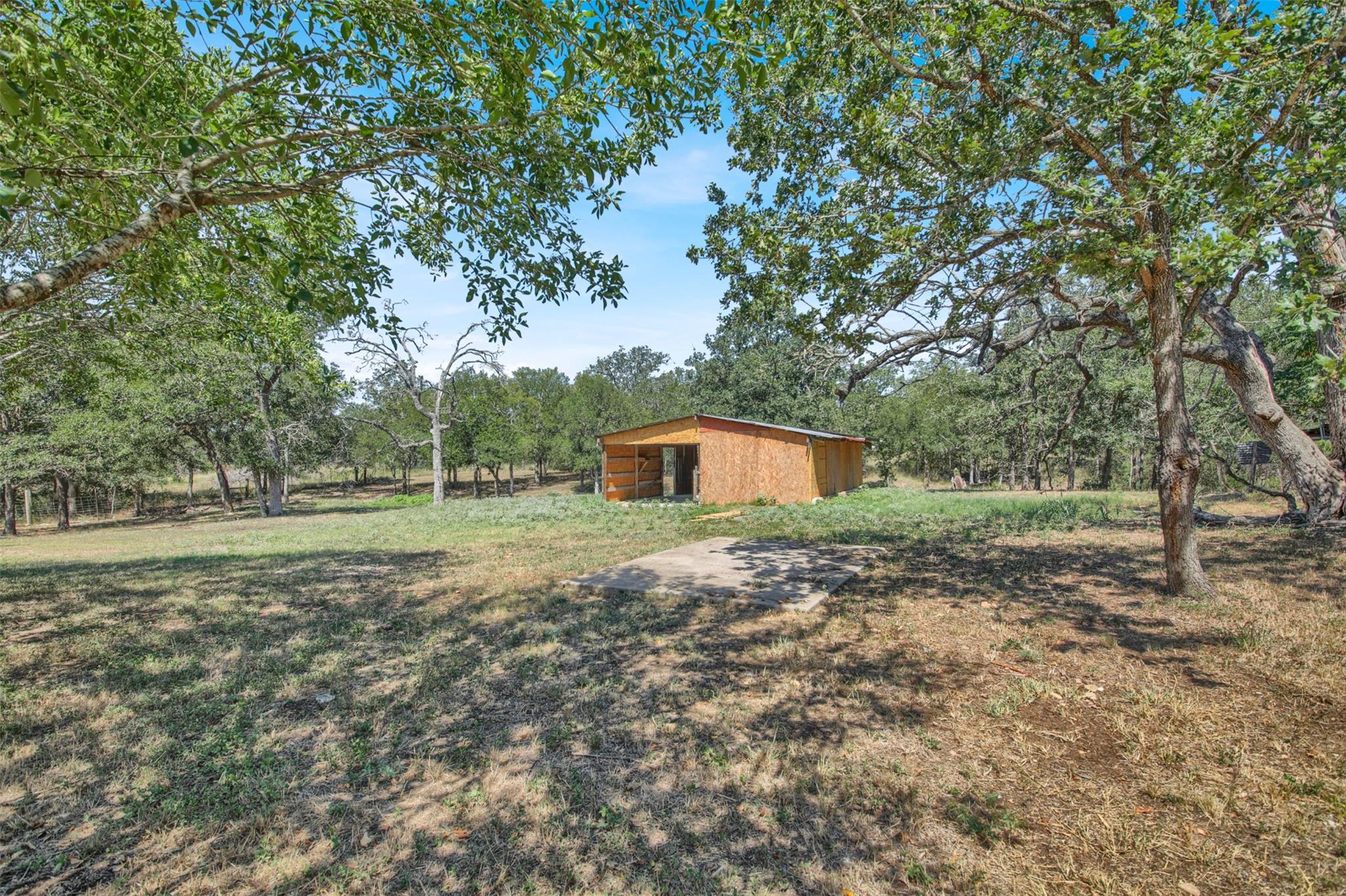 230 Heritage Oaks Dr, Cedar Creek, TX 78612