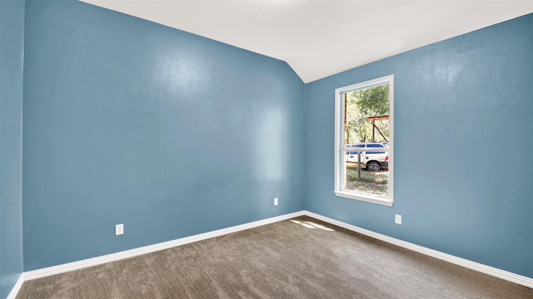 230 Heritage Oaks Dr, Cedar Creek, TX 78612