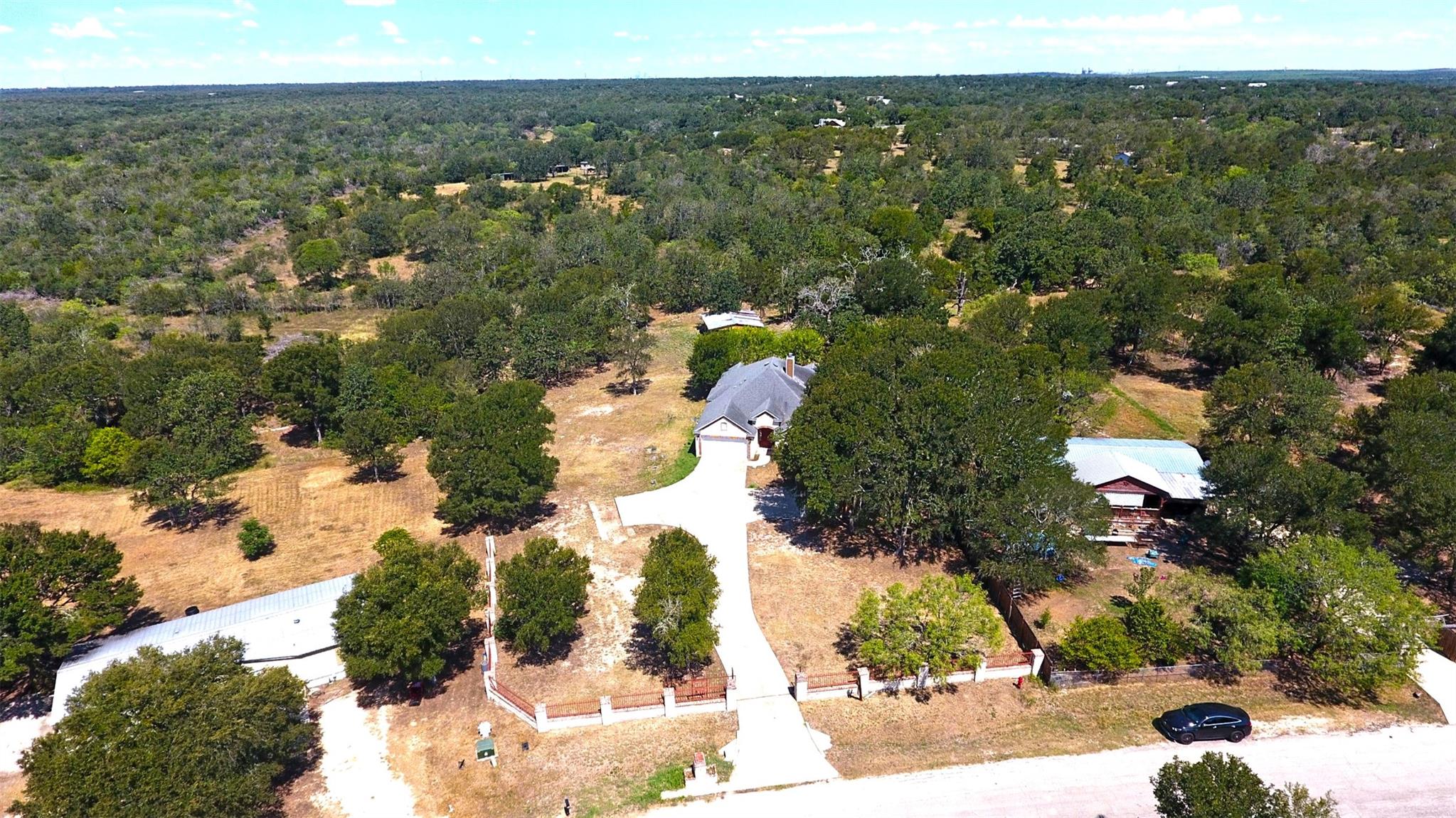 230 Heritage Oaks Dr, Cedar Creek, TX 78612