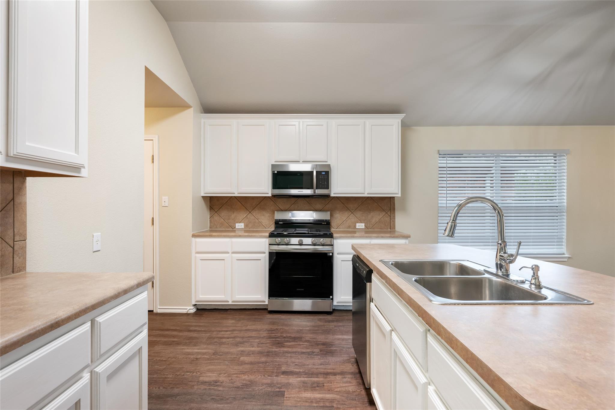 4009 Veiled Falls Dr, Pflugerville, TX 78660