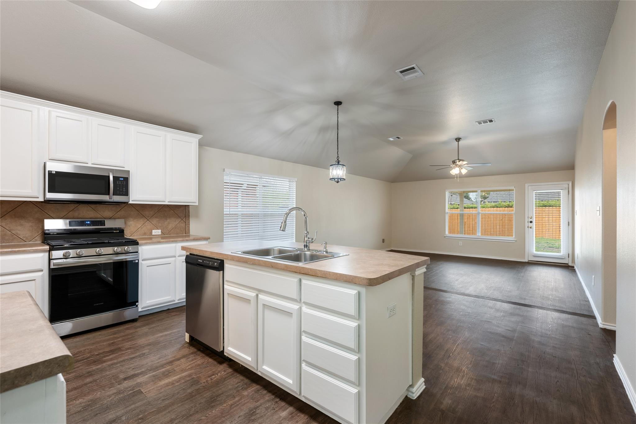 4009 Veiled Falls Dr, Pflugerville, TX 78660