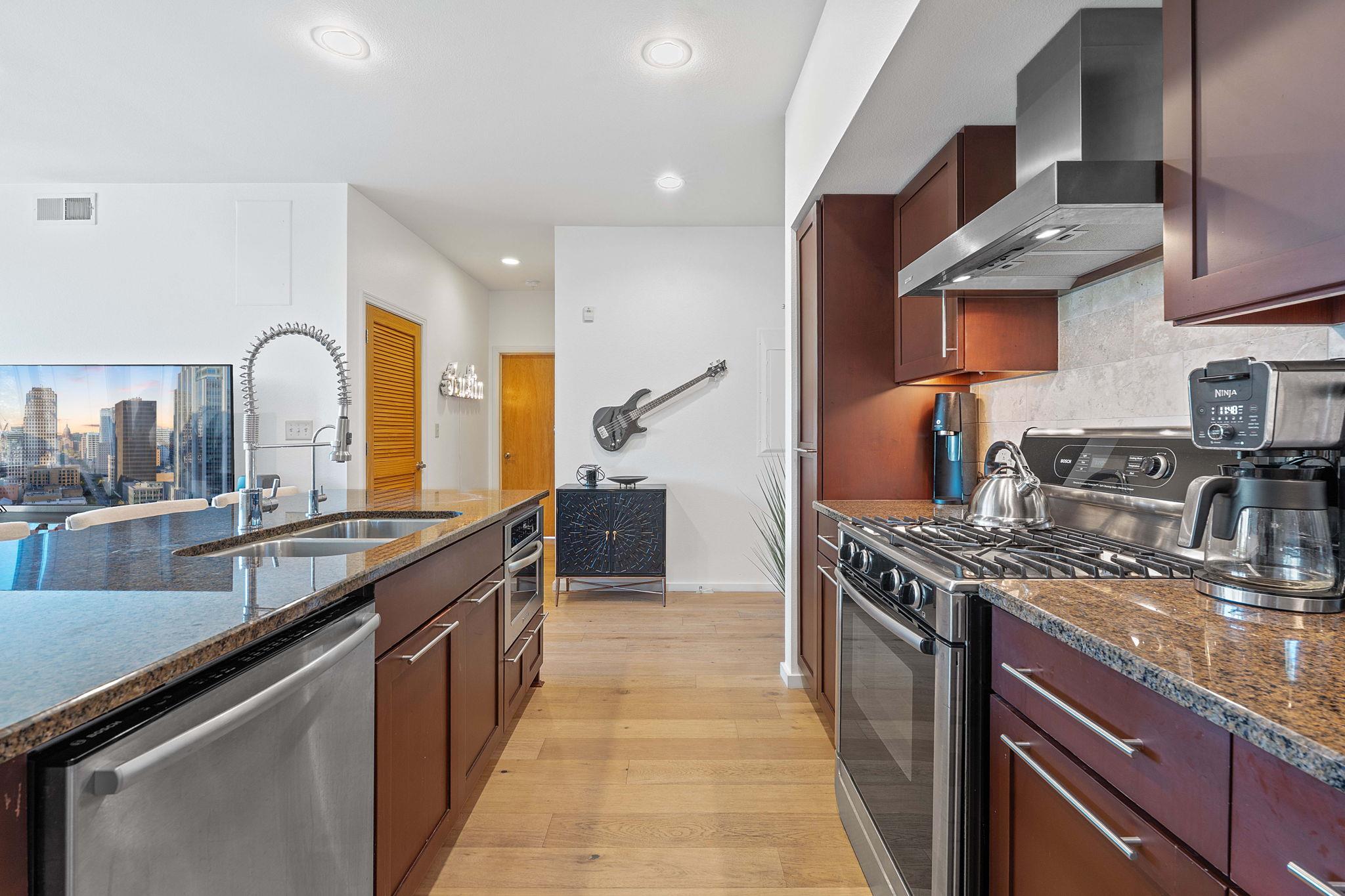 1600 Barton Springs Rd # 3406, Austin, TX 78704