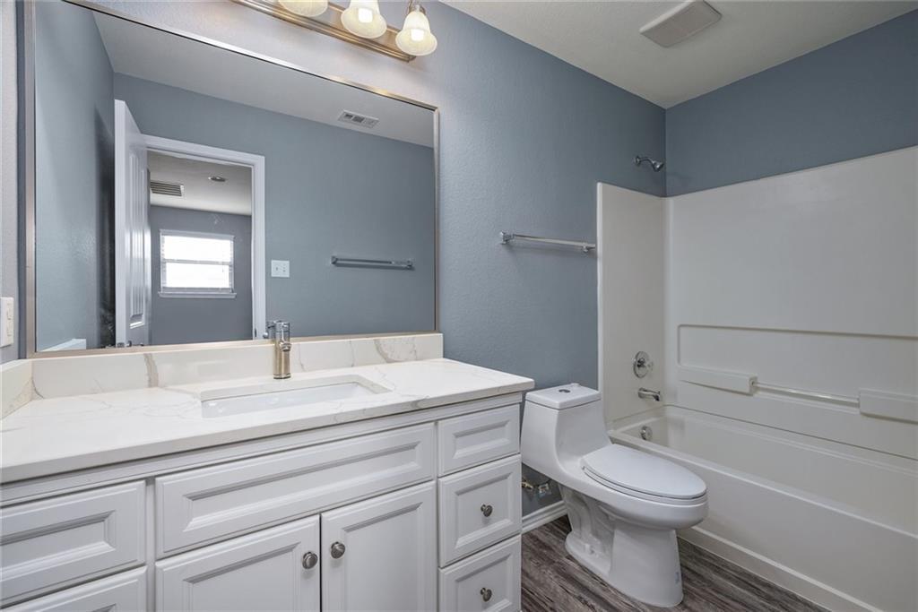 9104 Edmundsbury Dr, Austin, TX 78747