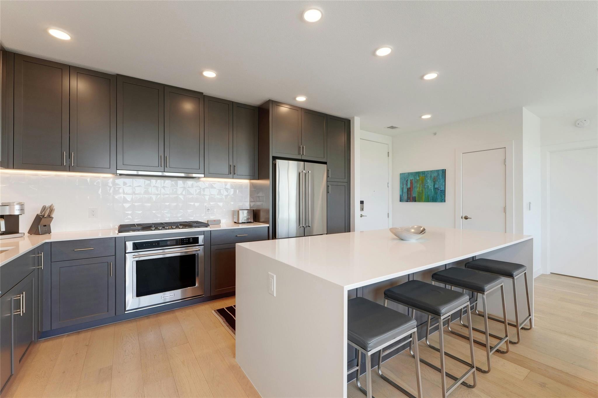 1600 S 1st St # 403, Austin, TX 78704