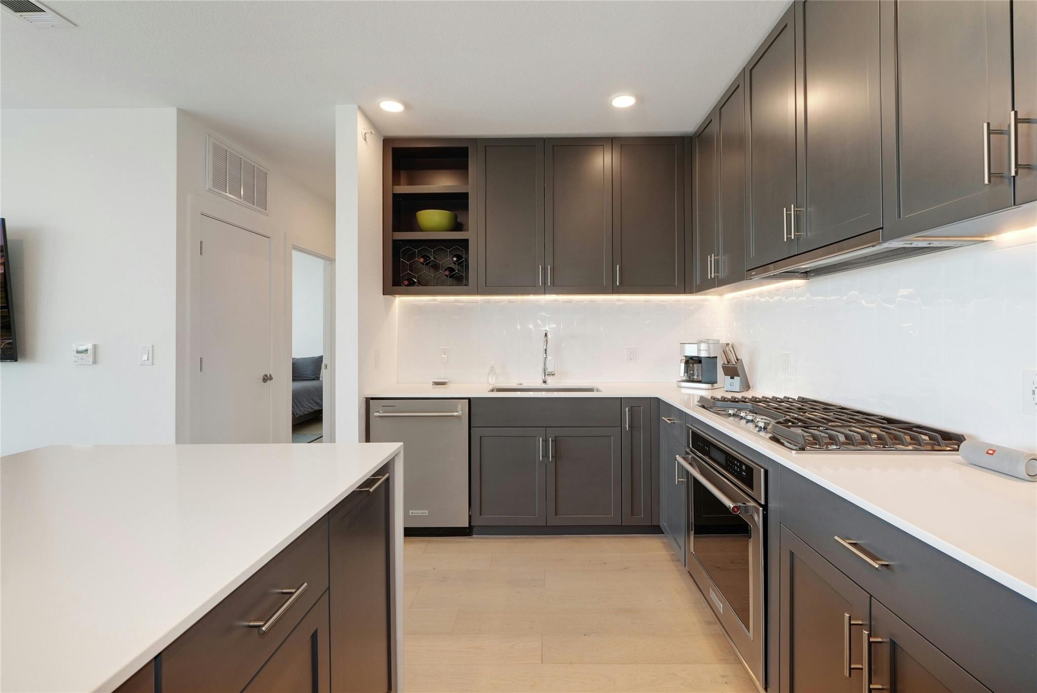 1600 S 1st St # 403, Austin, TX 78704