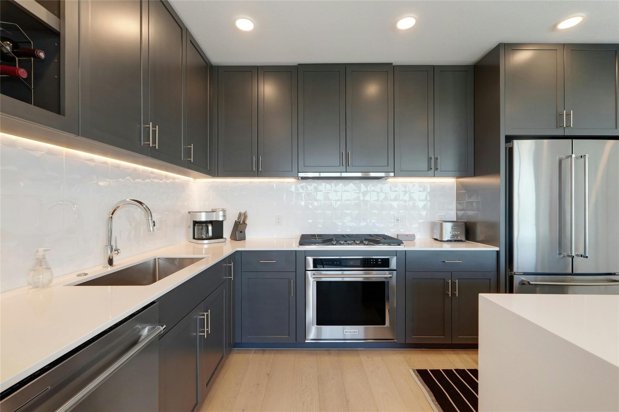 1600 S 1st St # 403, Austin, TX 78704