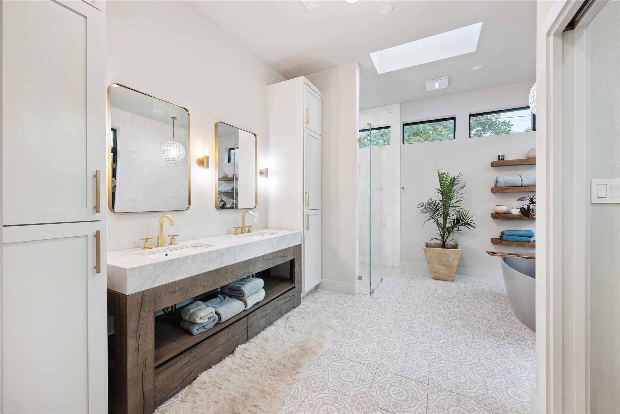 123 Havana St, Austin, TX 78704