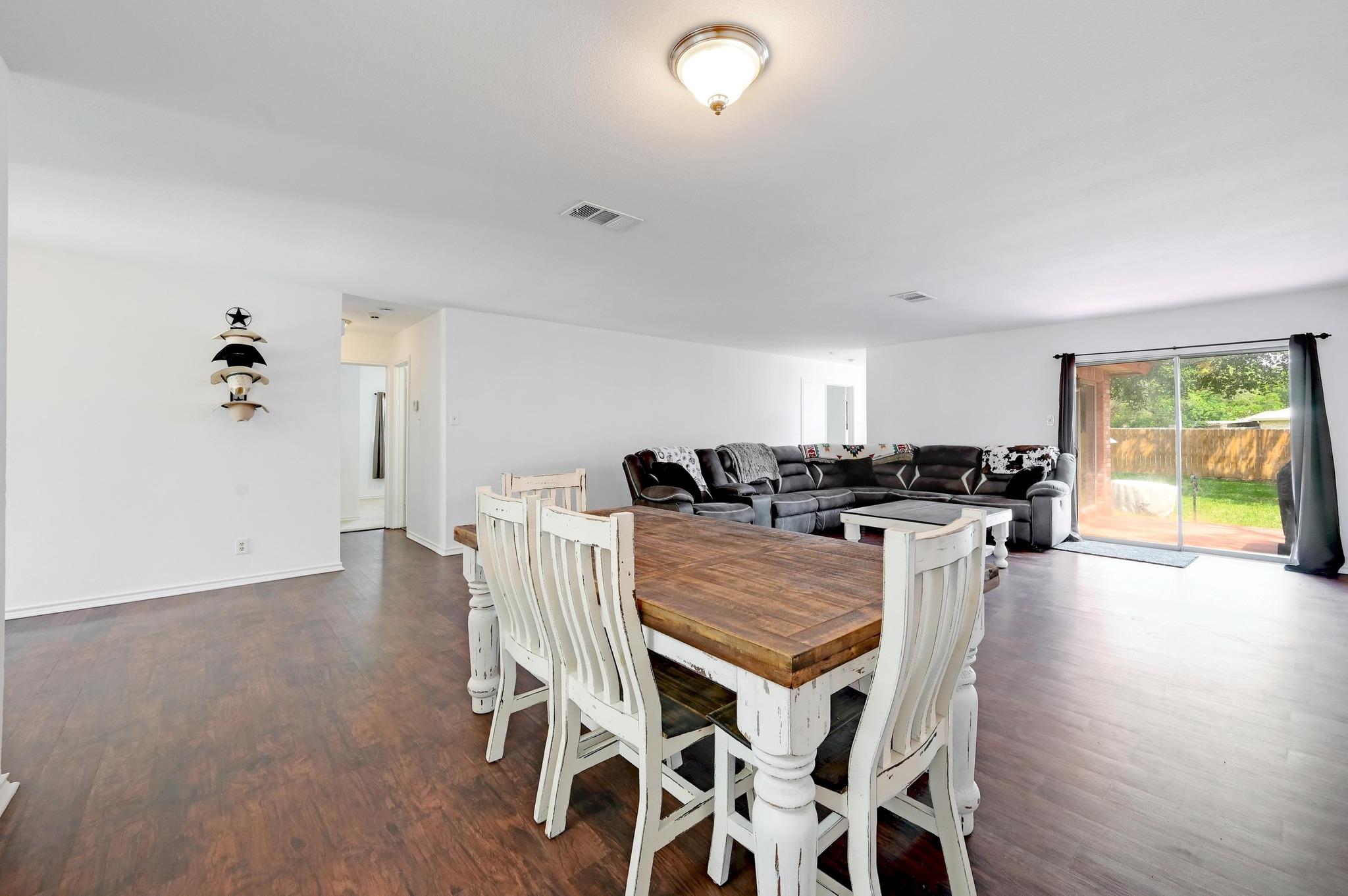 7410 Tom Watson Ct, San Antonio, TX 78244