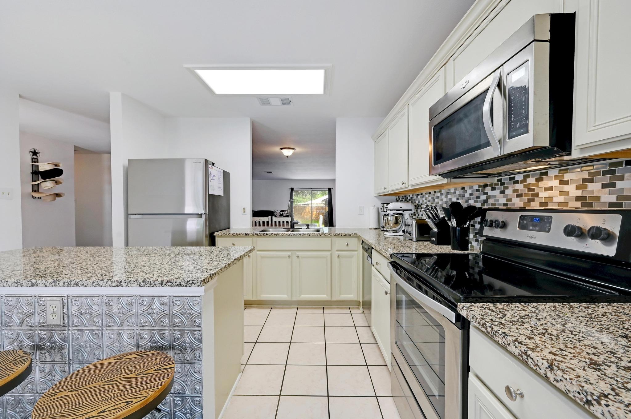 7410 Tom Watson Ct, San Antonio, TX 78244