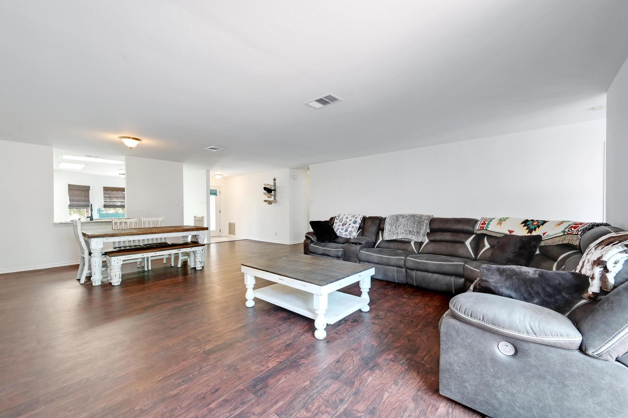 7410 Tom Watson Ct, San Antonio, TX 78244