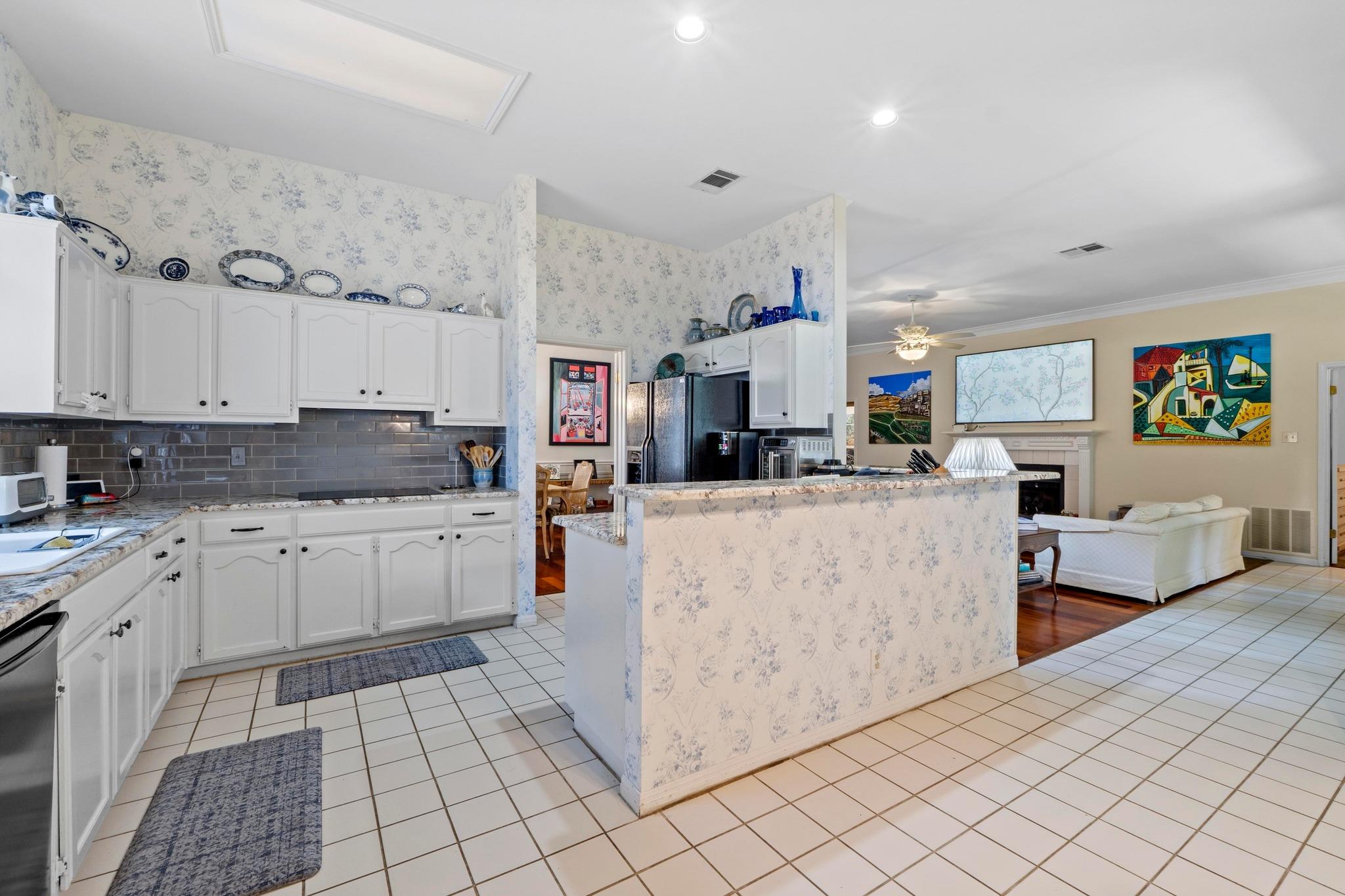 7914 Jester Blvd, Austin, TX 78750