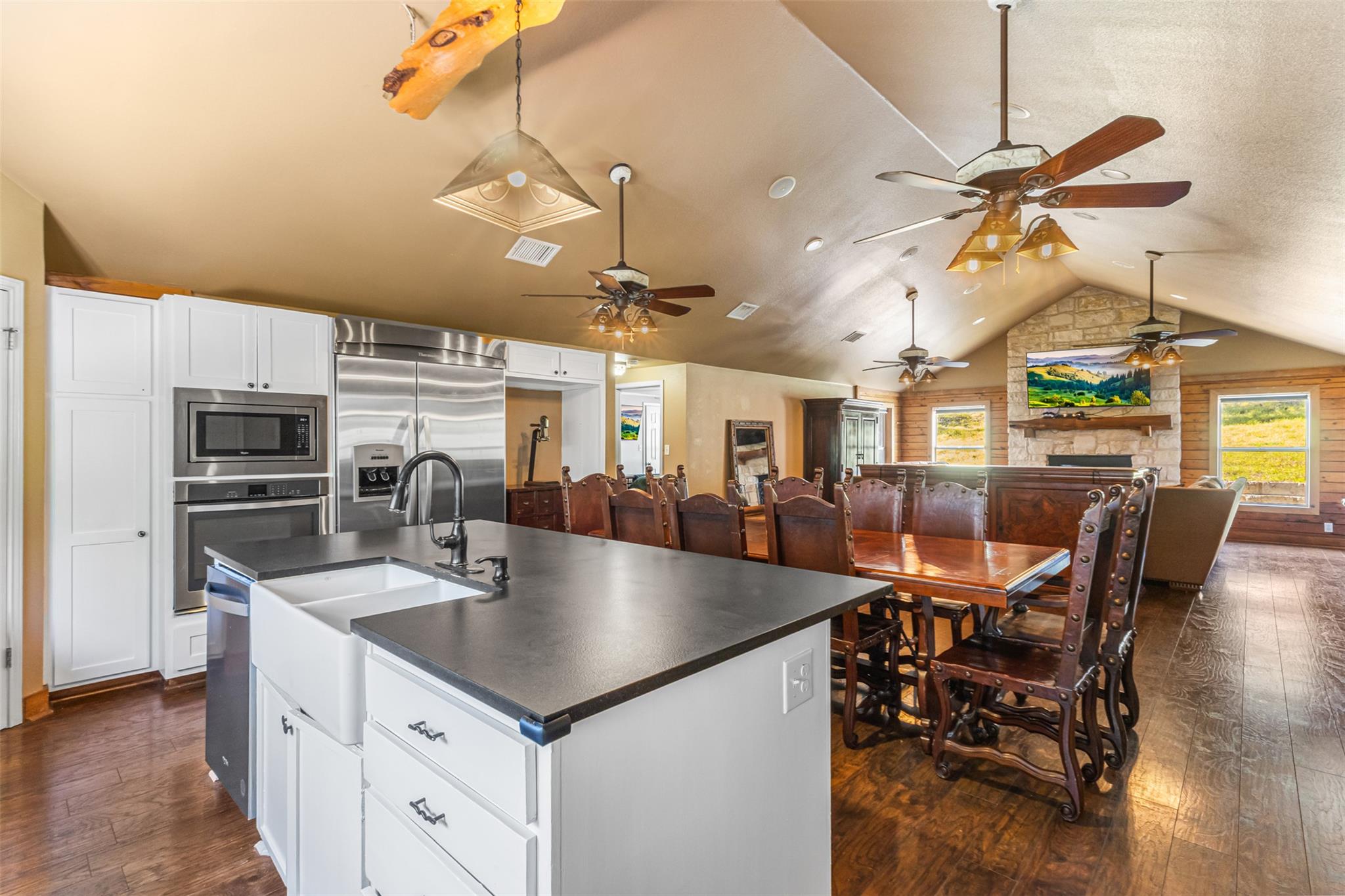 4905 Creek Meadow Cv, Spicewood, TX 78669