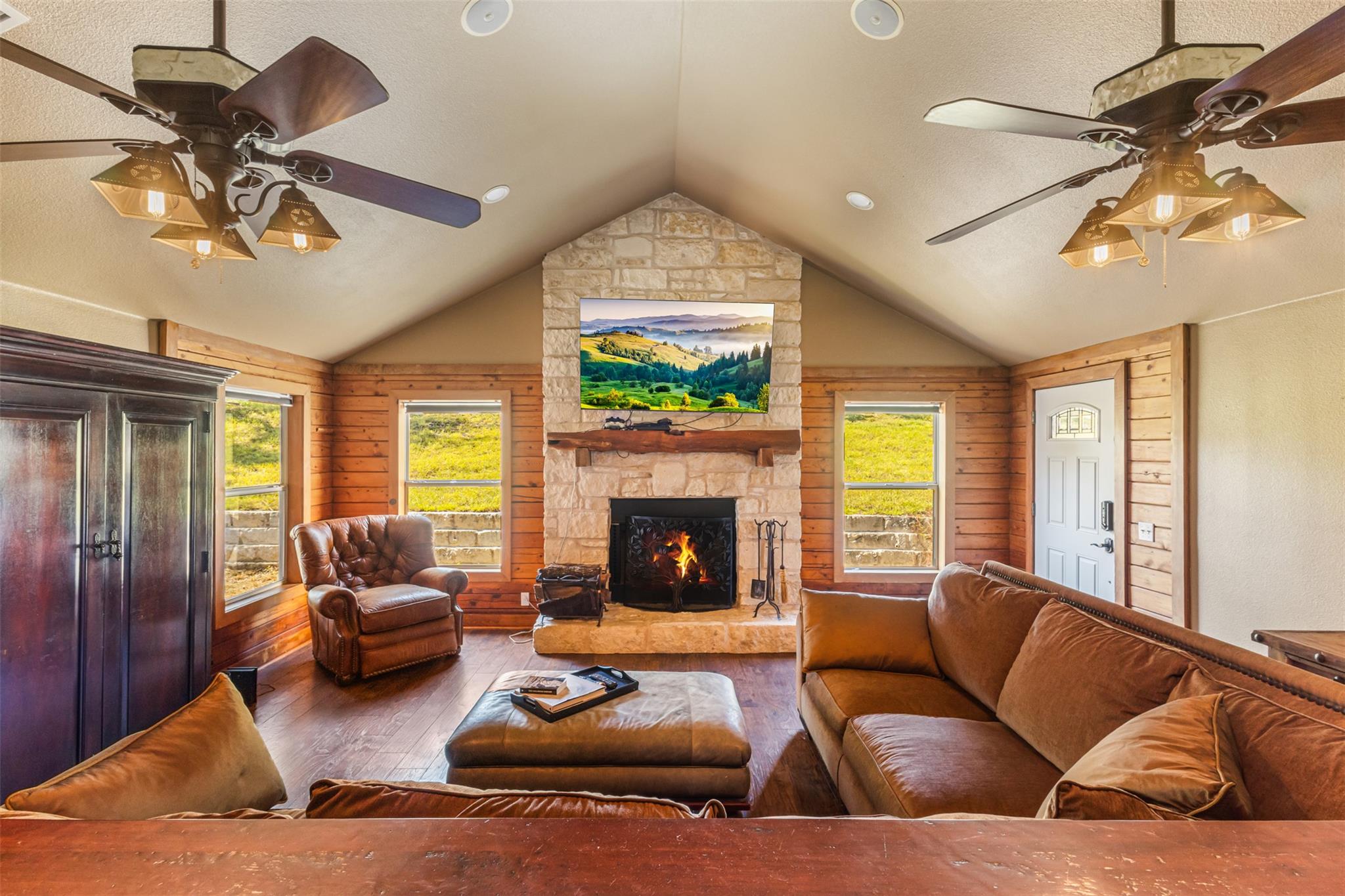 4905 Creek Meadow Cv, Spicewood, TX 78669