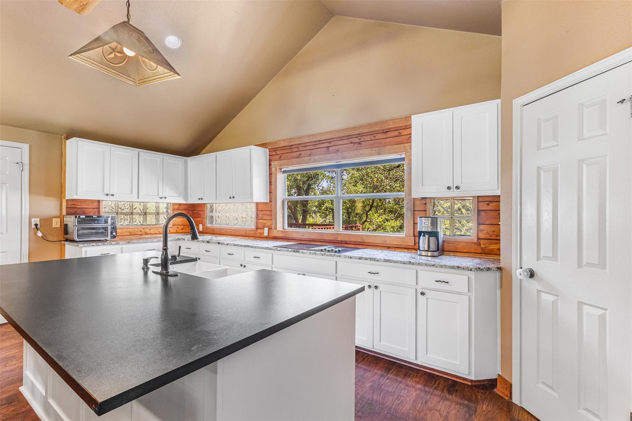 4905 Creek Meadow Cv, Spicewood, TX 78669