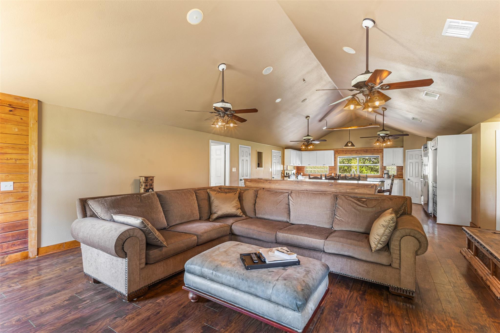 4905 Creek Meadow Cv, Spicewood, TX 78669