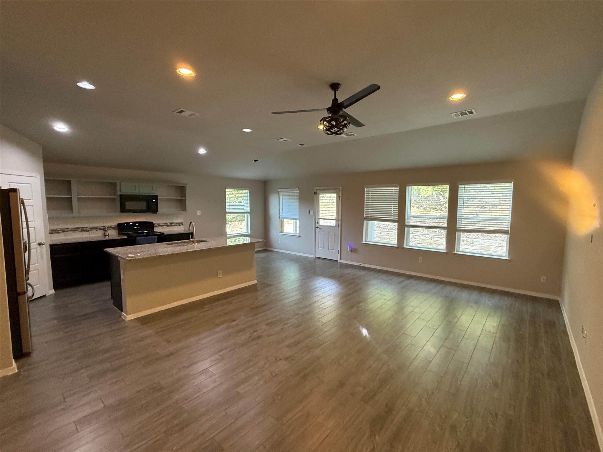 2909 American Dr, Lago Vista, TX 78645