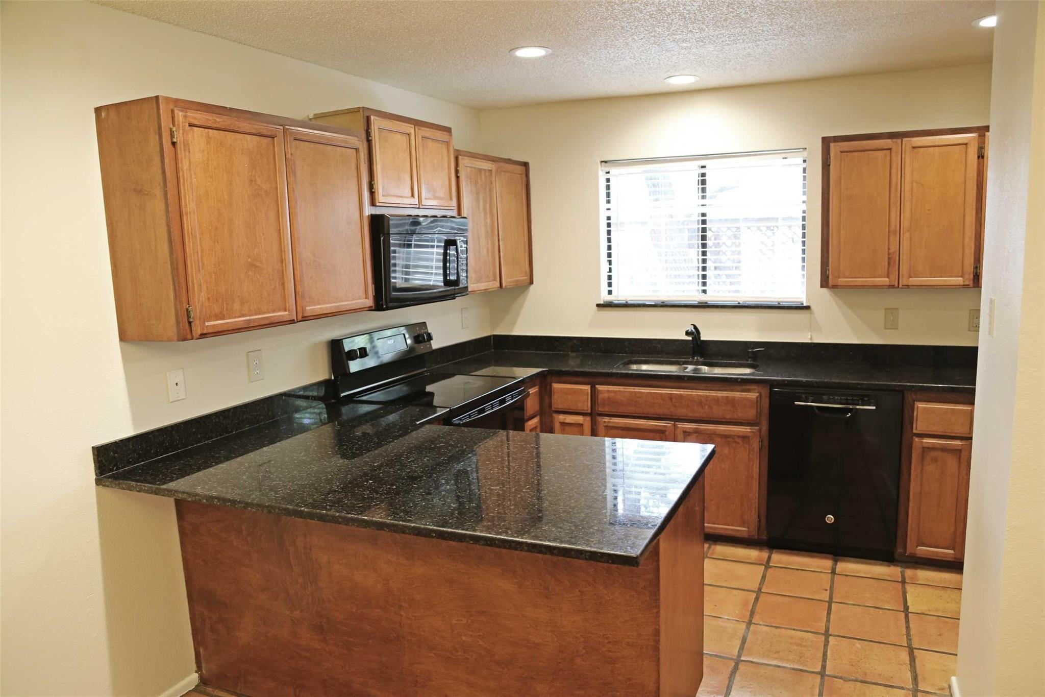 4 Deerfield Dr # C, Wimberley, TX 78676