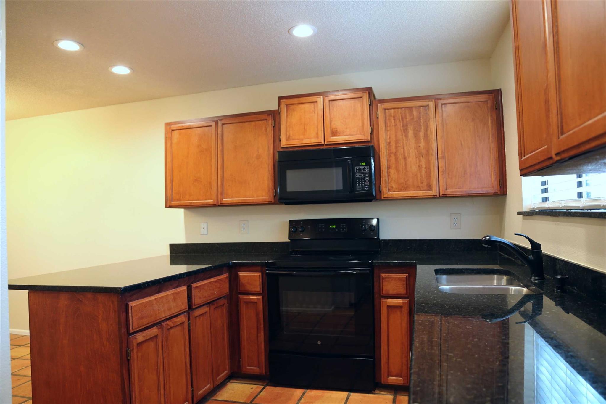 4 Deerfield Dr # C, Wimberley, TX 78676