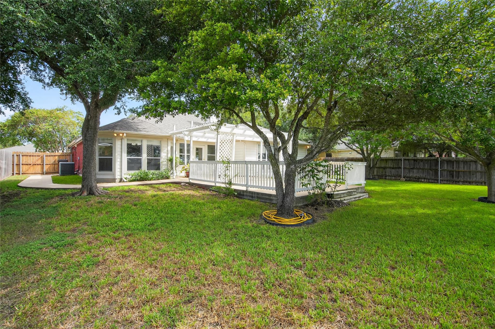 1410 Colton Ln, Lockhart, TX 78644