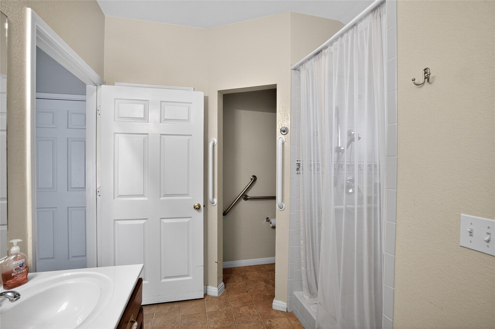 1410 Colton Ln, Lockhart, TX 78644