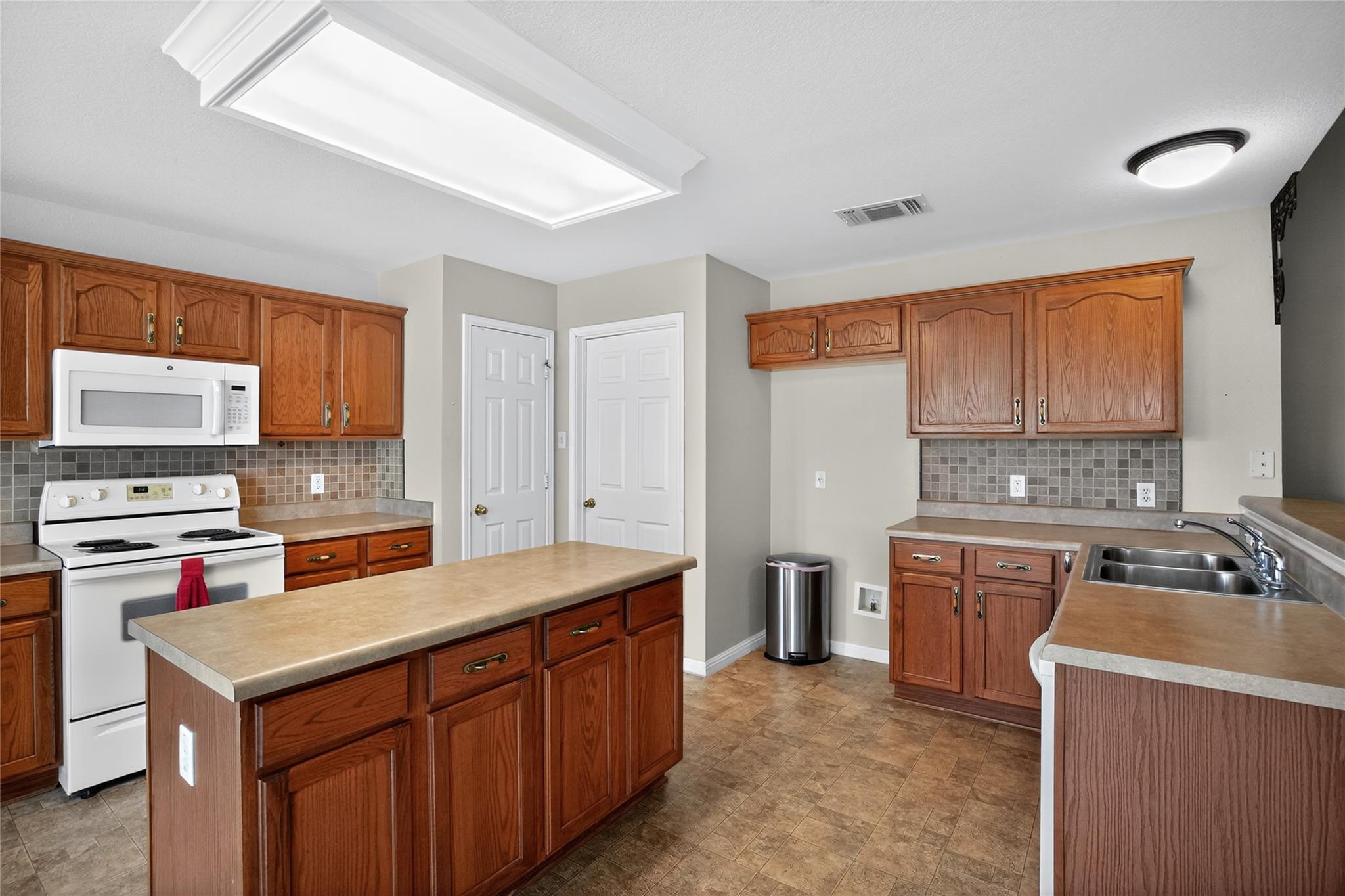 1410 Colton Ln, Lockhart, TX 78644