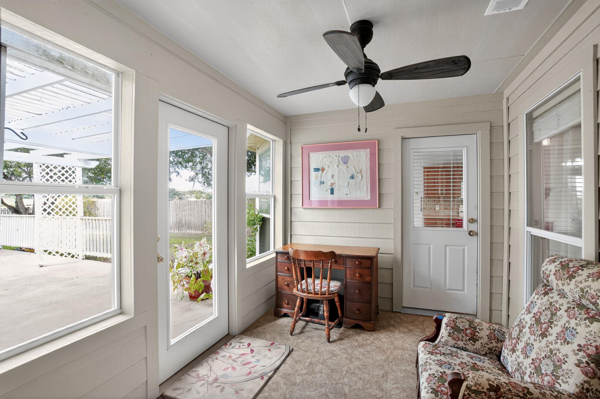 1410 Colton Ln, Lockhart, TX 78644