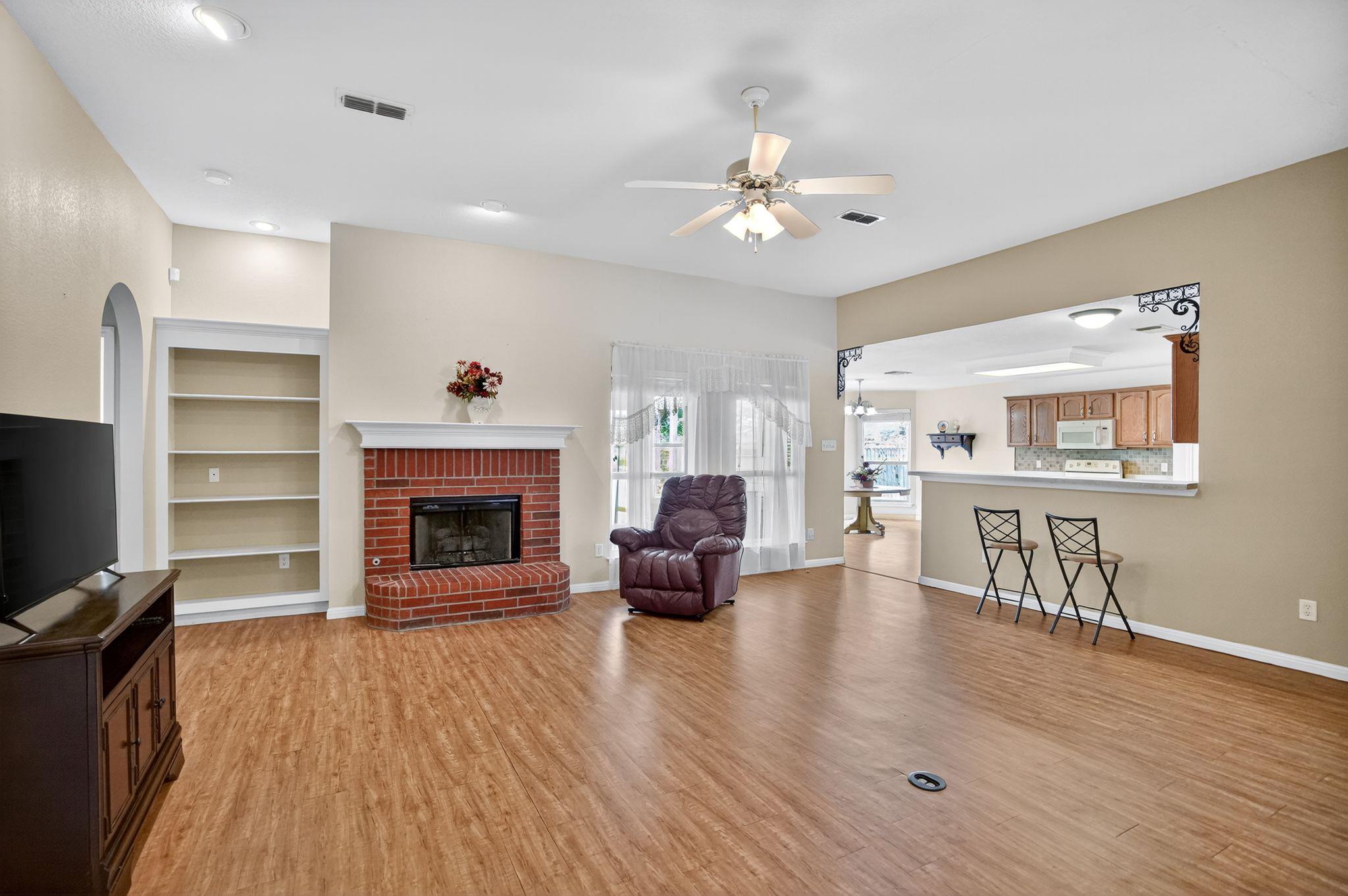 1410 Colton Ln, Lockhart, TX 78644