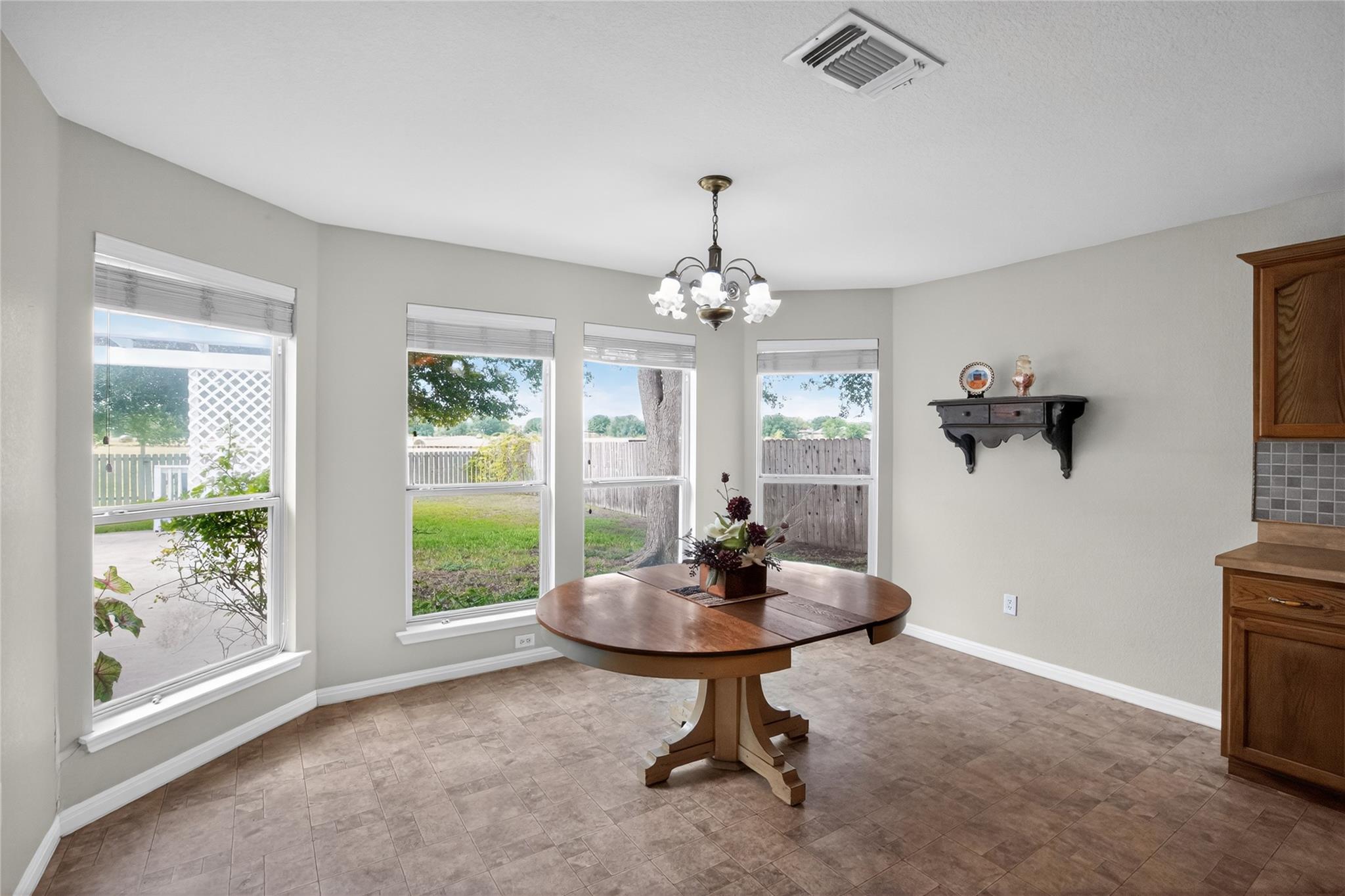 1410 Colton Ln, Lockhart, TX 78644