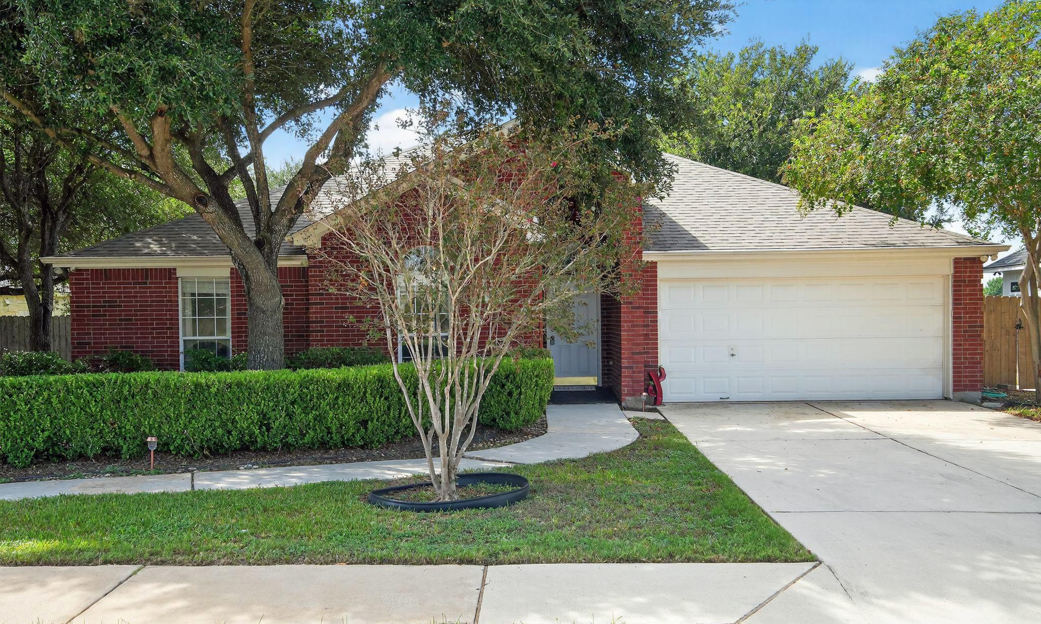 1410 Colton Ln, Lockhart, TX 78644