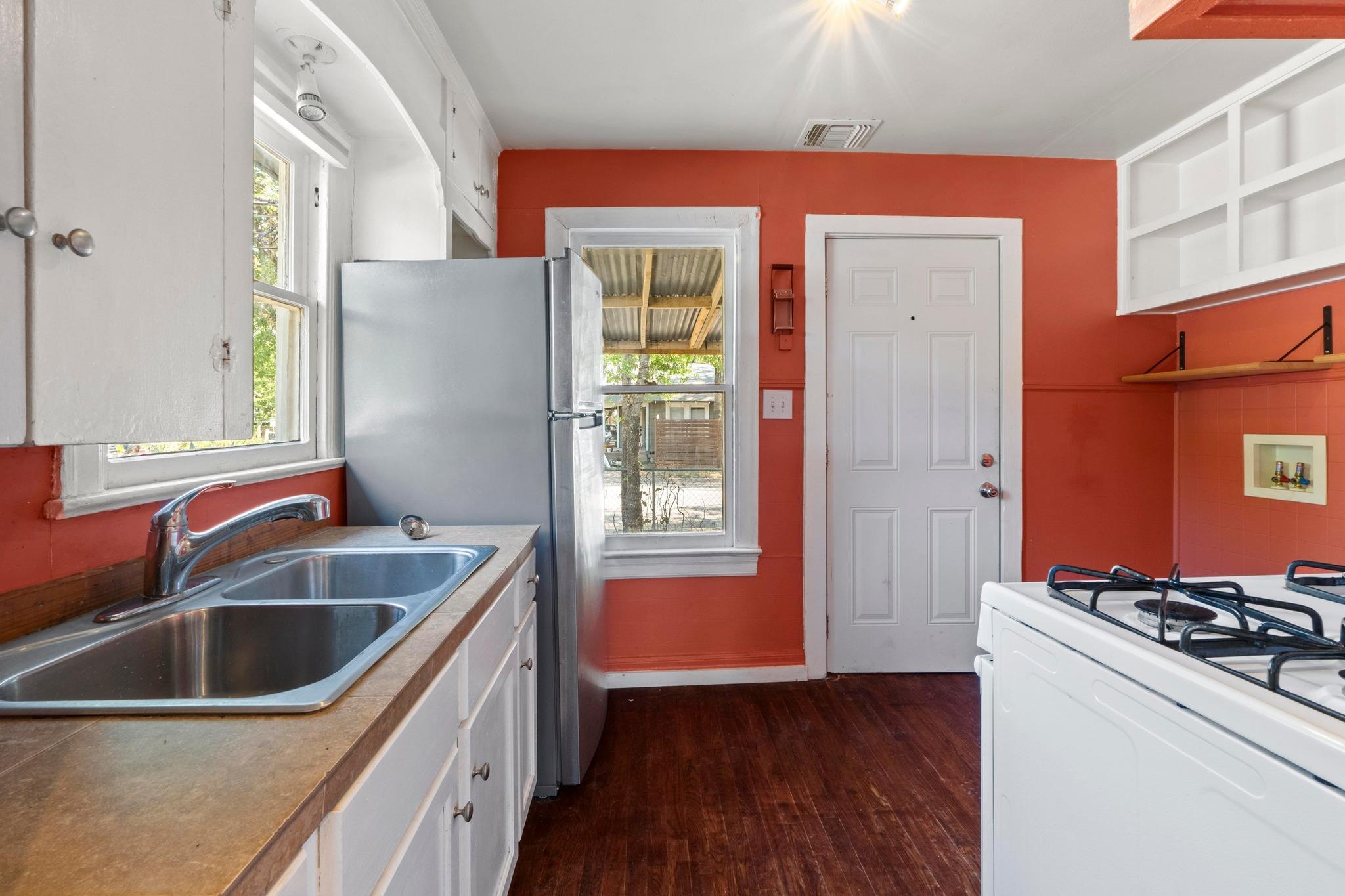 1147 Gunter St, Austin, TX 78721