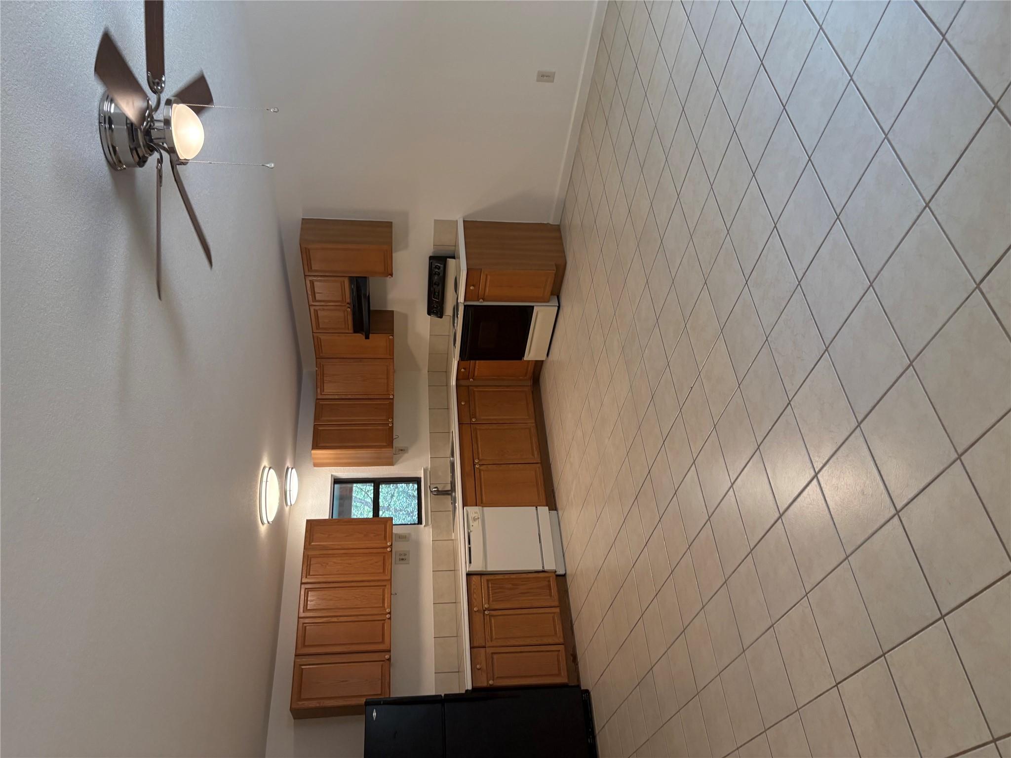 105 Sendero Blvd, Cedar Creek, TX 78612