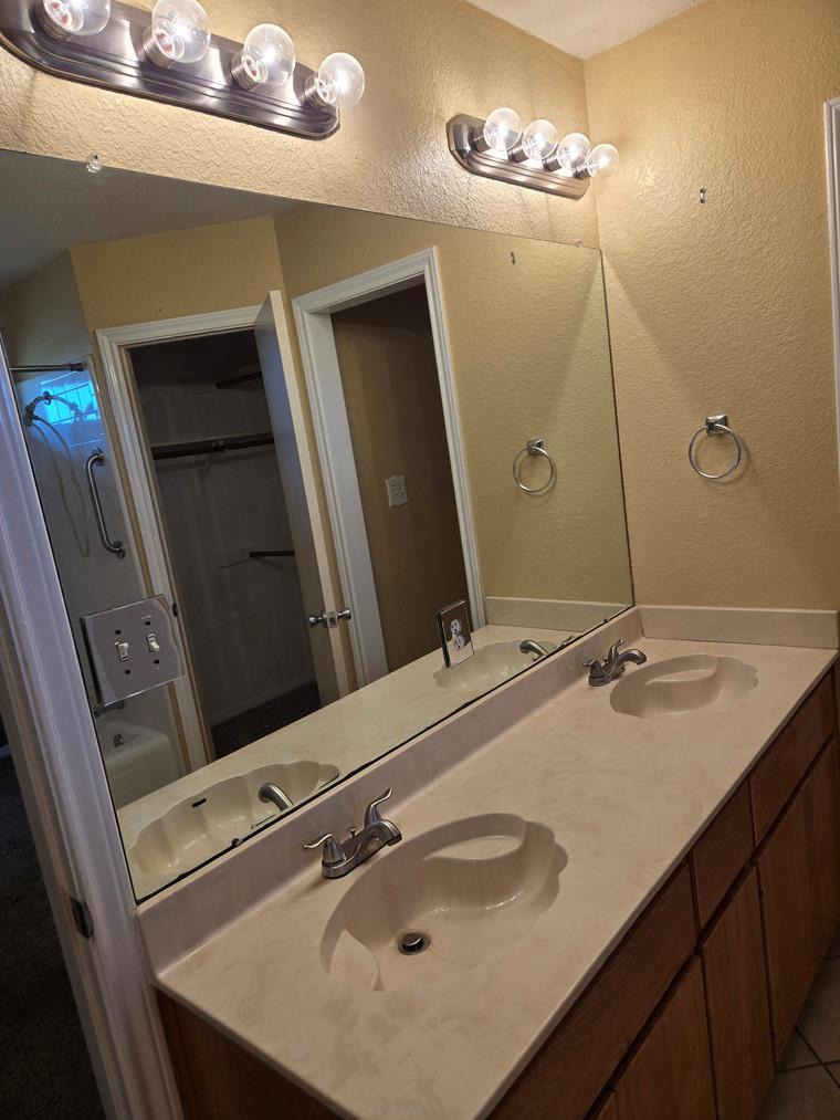 2607 Cherrylawn Dr, Taylor, TX 76574