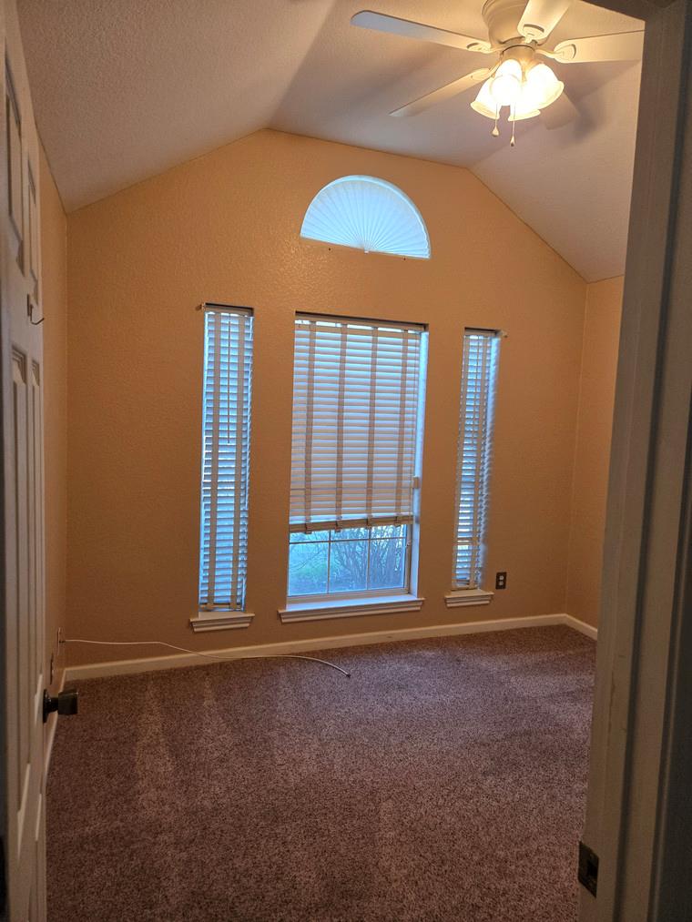 2607 Cherrylawn Dr, Taylor, TX 76574